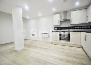 2 Bedrooms Flat to rent in Holloway Road, London N7