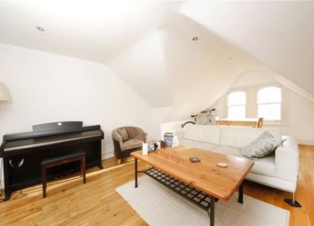 2 Bedrooms Flat to rent in Crockerton Road, Tooting Bec, London SW17