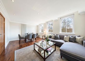 2 Bedrooms Flat for sale in Kensington Gardens Square, Bayswater W2