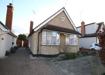 3 Bedrooms Bungalow to rent in Seventh Avenue, Chelmsford CM1