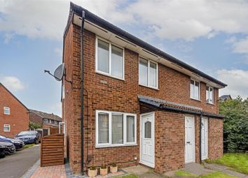 Thumbnail Flat for sale in Harvesters Close, Isleworth