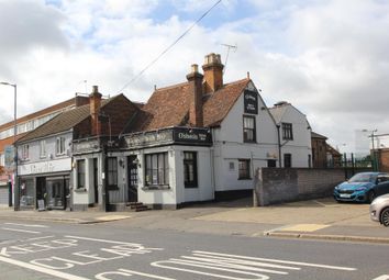 Thumbnail Pub/bar for sale in Turners Hill, Cheshunt