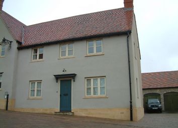 3 Bedroom Semi-detached house for rent