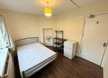 Thumbnail Room to rent in Long Lane, Croydon, Surrey