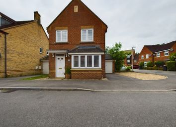 Thumbnail 3 bed detached house to rent in Kestrels Mead, Tadley