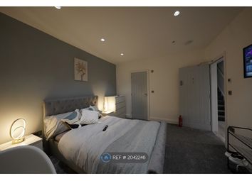 Thumbnail Room to rent in Gosbrook Road, Caversham, Reading