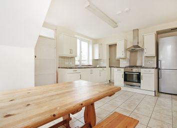 4 Bedroom End terrace house for rent