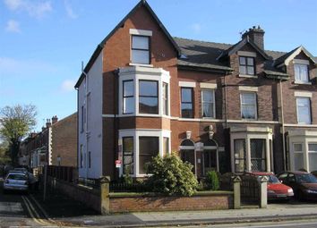 2 Bedrooms Flat to rent in Walmersley Road, Bury, Greater Manchester BL9