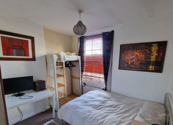 Thumbnail Room to rent in Elgin Avenue, London