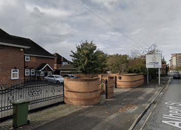 5 Bedroom In Slough - Close To Shopping Centre