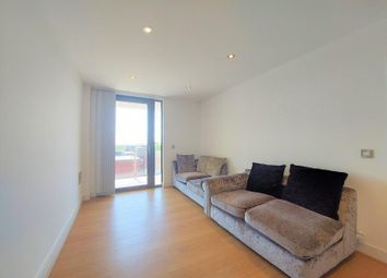 Thumbnail Flat to rent in Gateway House, Regents Park Road, Finchley, London