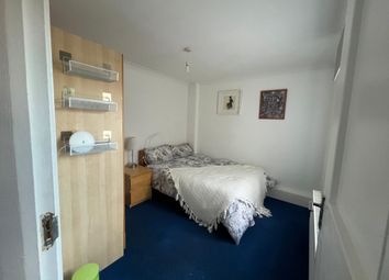 Thumbnail Room to rent in Pembridge Square, London