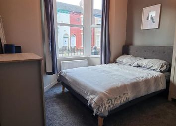 Thumbnail Room to rent in Room 1, Gilroy Road