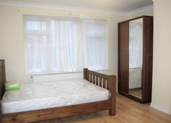 2 Bedrooms Maisonette to rent in Neasden Lane North, London NW10