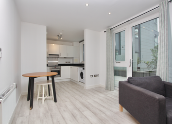 Thumbnail Flat to rent in Aquarelle House, City Road, Islington, London
