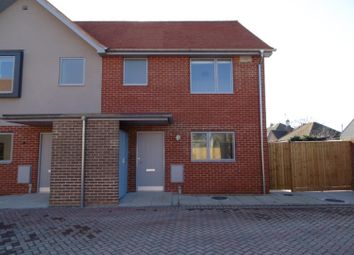 2 Bedroom Semi-detached house for rent