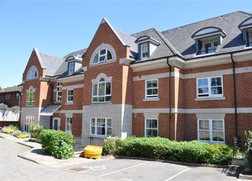 Thumbnail 2 bed flat to rent in Shortheath Road, Farnham