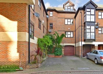 Thumbnail Town house for sale in Esplanade, Esplanade, Rochester, Kent