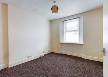 Thumbnail 1 bed flat to rent in Alexandra Road, Torquay