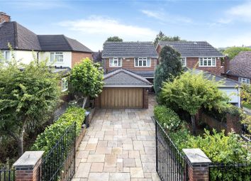 4 Bedrooms Detached house for sale in Staines Lane, Chertsey, Surrey KT16