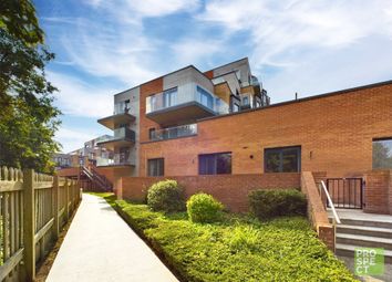 Thumbnail 2 bed flat for sale in Berkeley Avenue, Reading, Berkshire