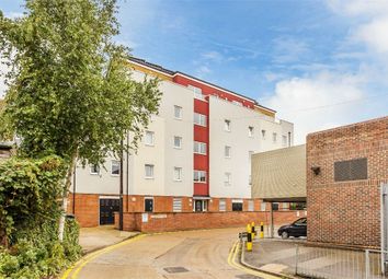 2 Bedrooms Flat for sale in Church Street, Walton-On-Thames, Surrey KT12