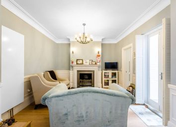 Thumbnail 3 bedroom flat to rent in Vale Of Health, Hampstead, London