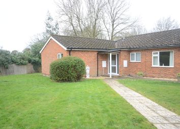 3 Bedrooms Bungalow to rent in Linden Hill Lane, Hare Hatch, Reading RG10