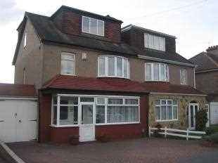 5 Bedroom Semi-detached house for rent