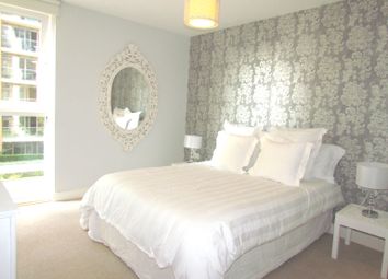 1 Bedrooms Flat to rent in Western Gateway, London E16
