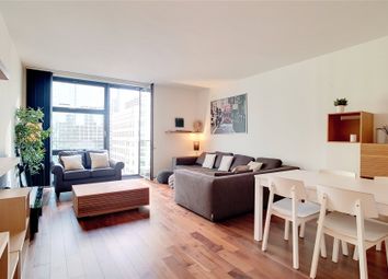 2 Bedrooms Flat for sale in Discovery Dock West, South Quay Square, London E14