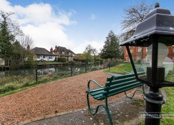 Thumbnail 2 bed flat to rent in Queens Reach, Anne Of Cleves, East Molesey