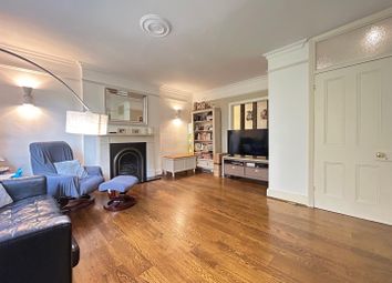 Thumbnail Flat to rent in Grosvenor Road, Chiswick