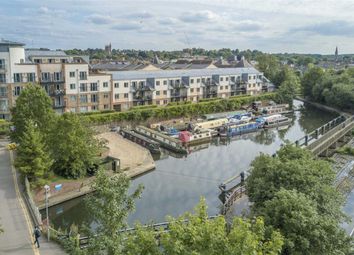 2 Bedrooms Flat for sale in The Waterfront, Hertford SG14