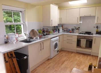 2 Bedrooms Flat to rent in Addison Road, London E17