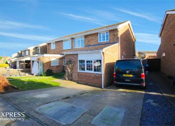 3 Bedrooms Semi-detached house for sale in Bowmans Avenue, Hitchin, Hertfordshire SG4