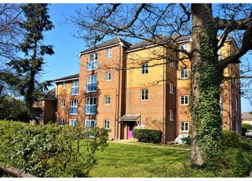2 Bedrooms Flat to rent in Robina House, Bracknell RG42
