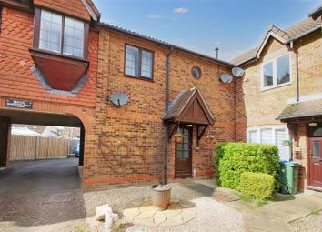 Thumbnail Flat for sale in Pavers Court, Aylesbury