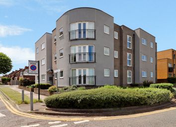 Thumbnail Flat to rent in Prince Avenue, Westcliff-On-Sea