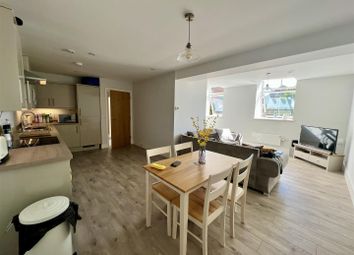 Thumbnail Flat to rent in Glebe Mount, Pudsey