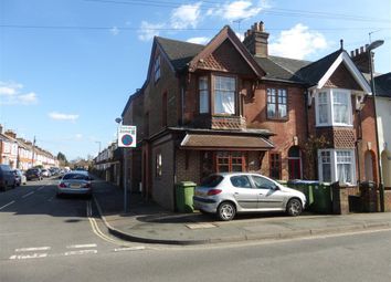 Thumbnail 2 bed flat to rent in New Street, Horsham