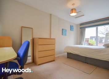 Thumbnail Room to rent in Valley View, Newcastle-Under-Lyme, Staffordshire