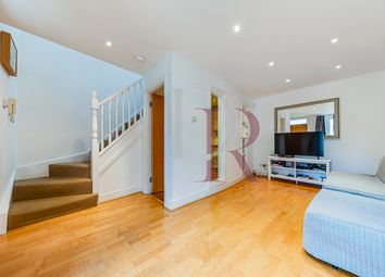 Thumbnail Town house to rent in Doves Yard, London