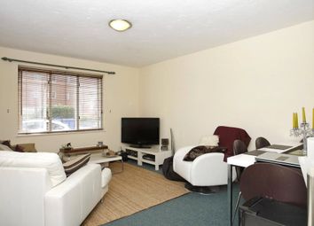2 Bedrooms Flat to rent in Sheppard Drive, Bermondsey, London SE16