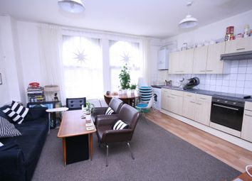 Thumbnail 1 bed flat to rent in Chatsworth Road, Clapton