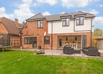 Thumbnail 5 bed detached house for sale in Cheshunt Close, Meopham, Kent