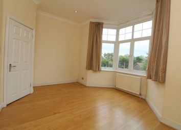 Thumbnail 2 bed flat to rent in Hawes Road, Bromley