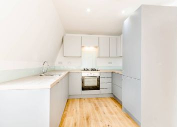 2 Bedrooms Flat to rent in St Johns Hill, St John's Hill, London SW11