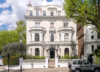 Thumbnail Flat for sale in Holland Park, London