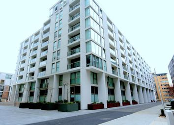 2 Bedrooms Flat to rent in Quadrant Walk, Canary Wharf E14